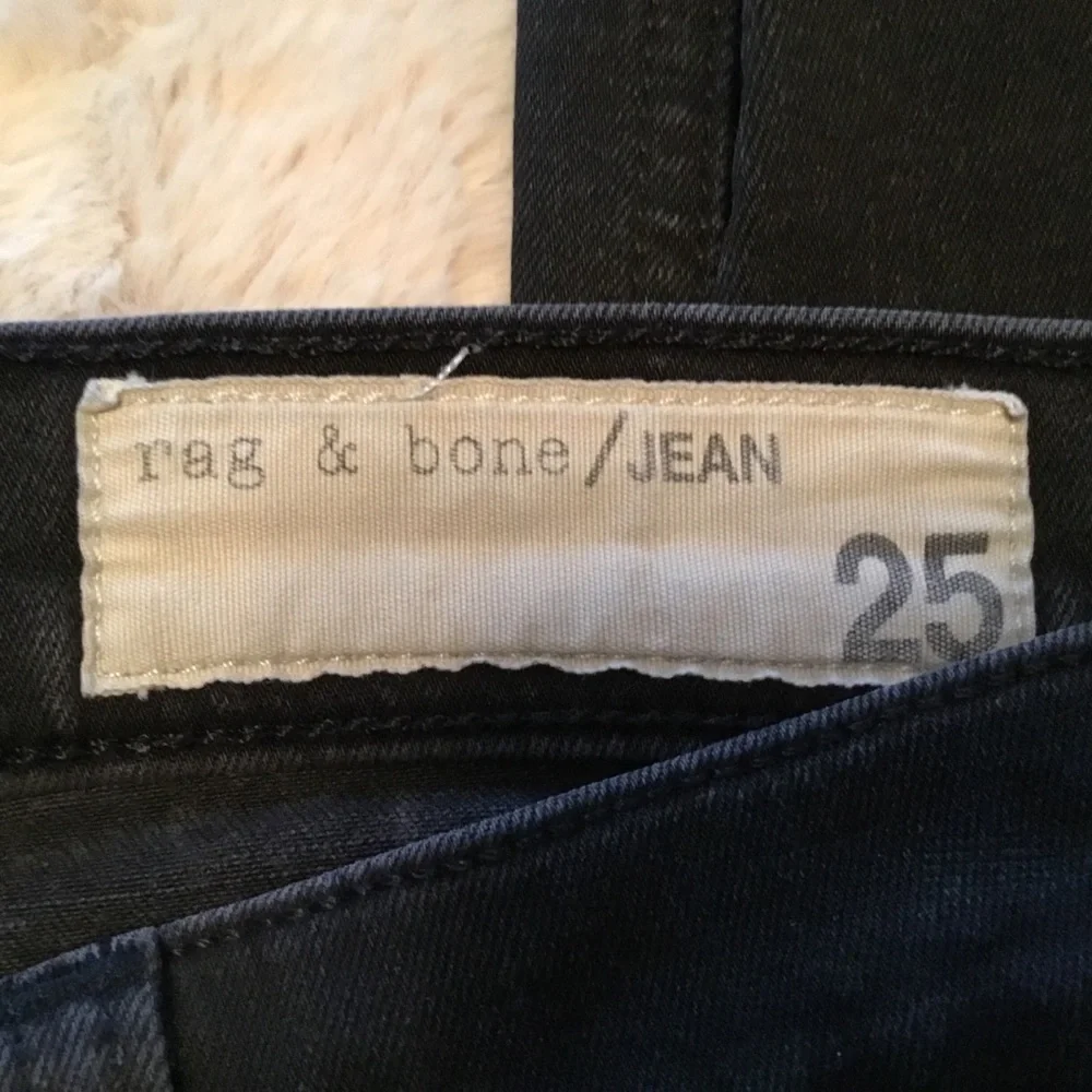 rag & bone Legging Black Distressed Skinny Jeans - Size 25